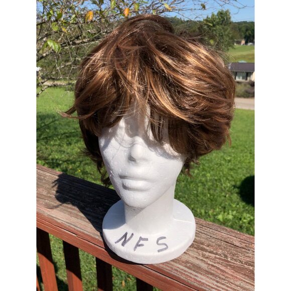 Wig Brown Carmel Blonde Highlights Layered Short Synthetic Wig For Women - Picture 7 of 13